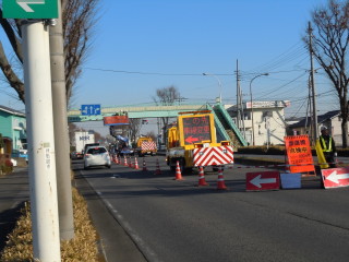 緊急補修H11.16_007車線変更作業〇